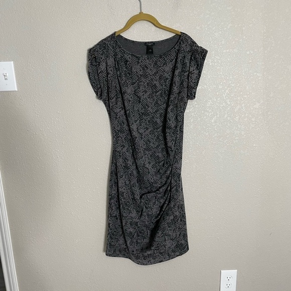 Ann Taylor Gray Snake Reptile Print Ruched Side Dress Small - Picture 5 of 6